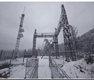 雨凇塔雪中观测
